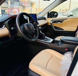 تۆیۆتا ڕاڤ 4